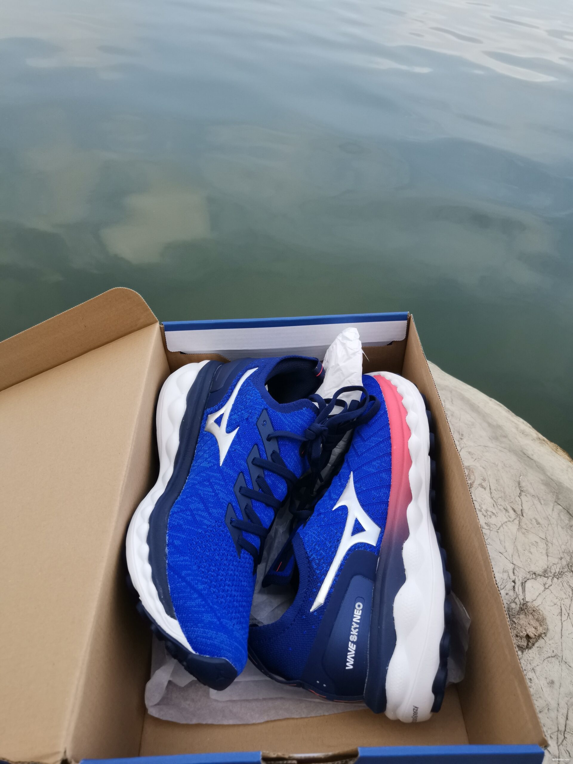 Mizuno美津浓舒适包裹慢跑鞋WAVE SKY NEO众测报告