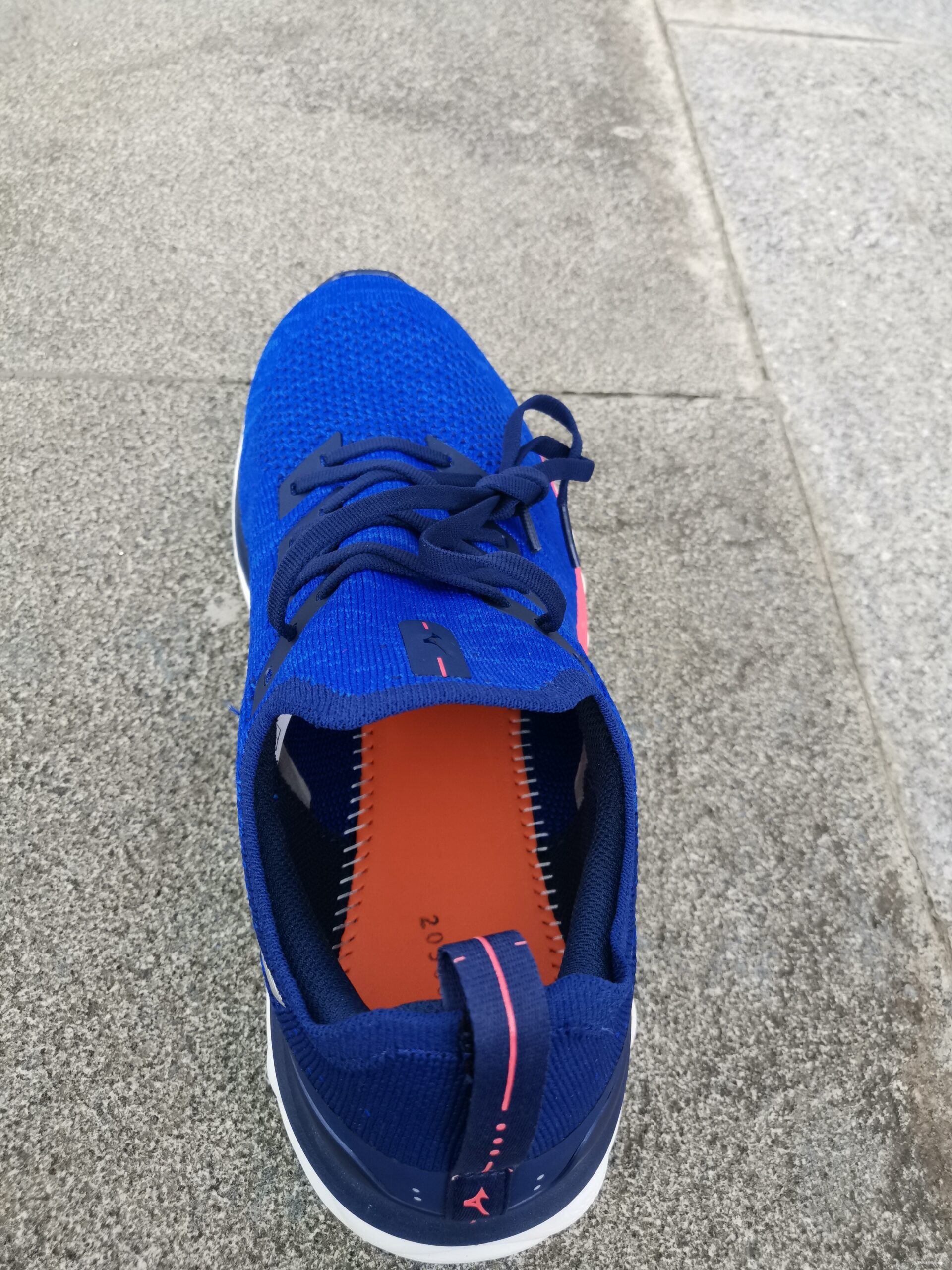 Mizuno美津浓舒适包裹慢跑鞋WAVE SKY NEO众测报告