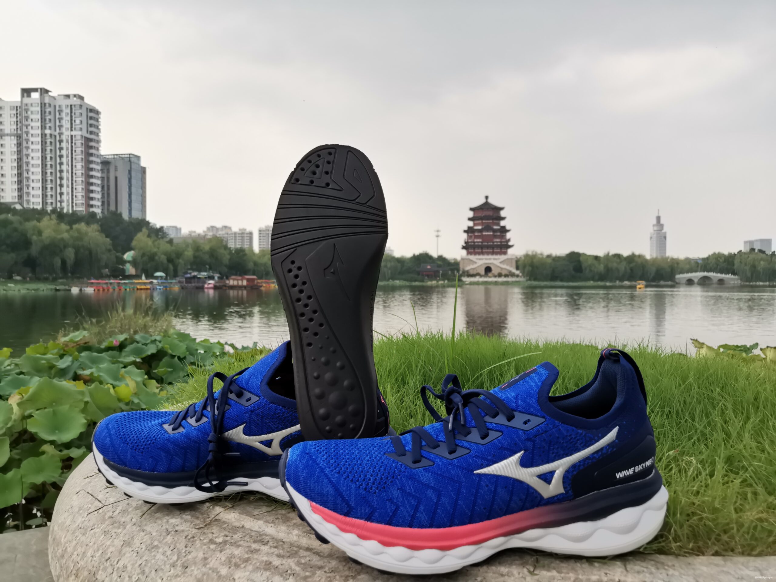 Mizuno美津浓舒适包裹慢跑鞋WAVE SKY NEO众测报告