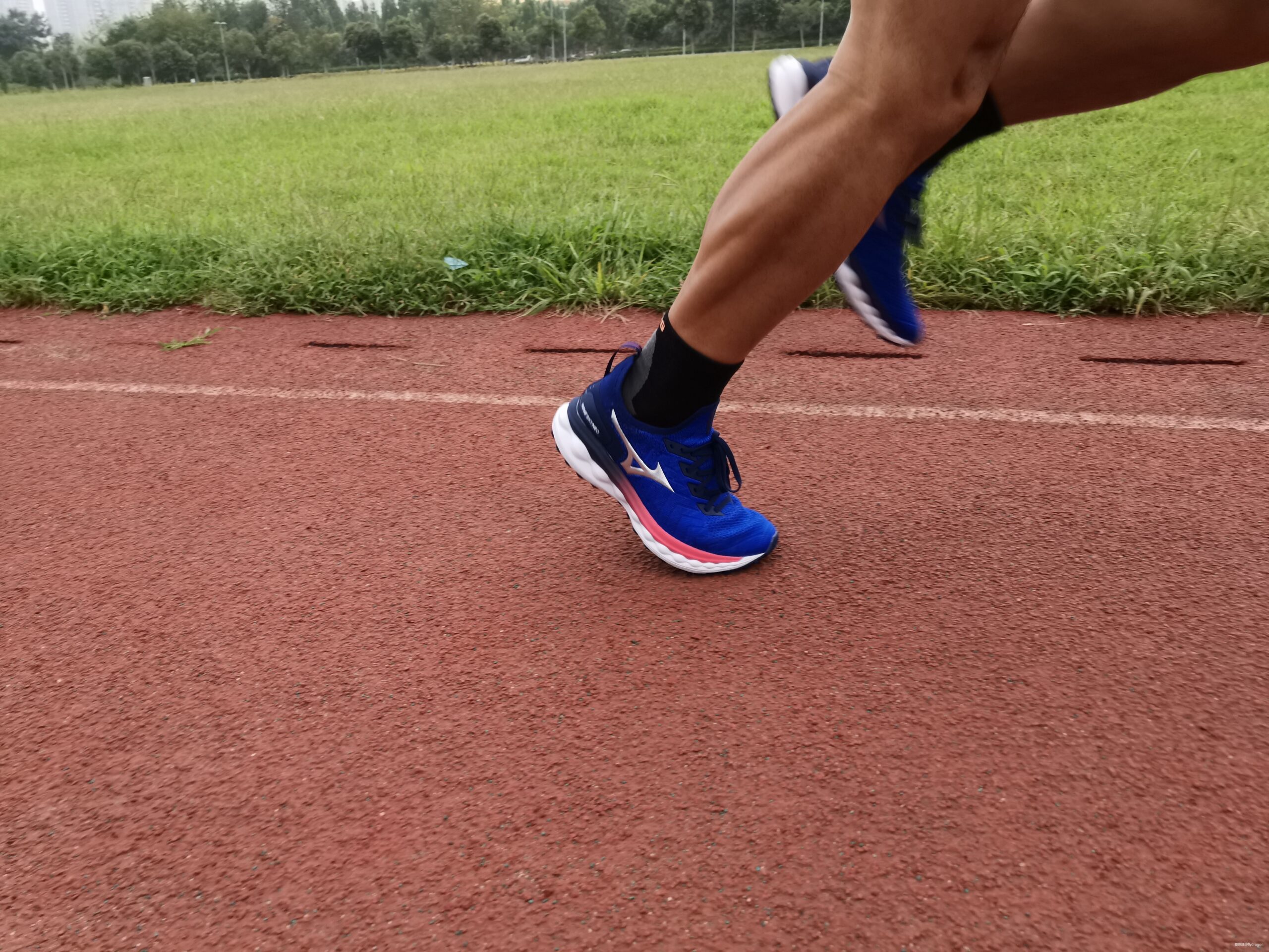Mizuno美津浓舒适包裹慢跑鞋WAVE SKY NEO众测报告