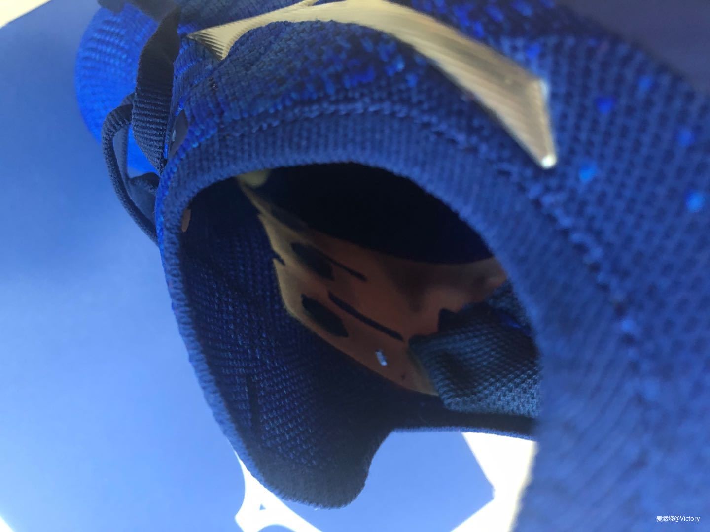 一双让我上脚一跑起来就联想到日系豪华车的慢跑鞋----美津浓WAVE SKY NEO测评