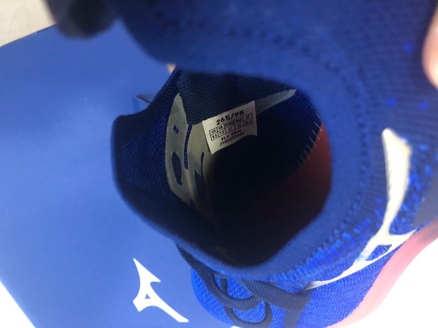 一双让我上脚一跑起来就联想到日系豪华车的慢跑鞋----美津浓WAVE SKY NEO测评