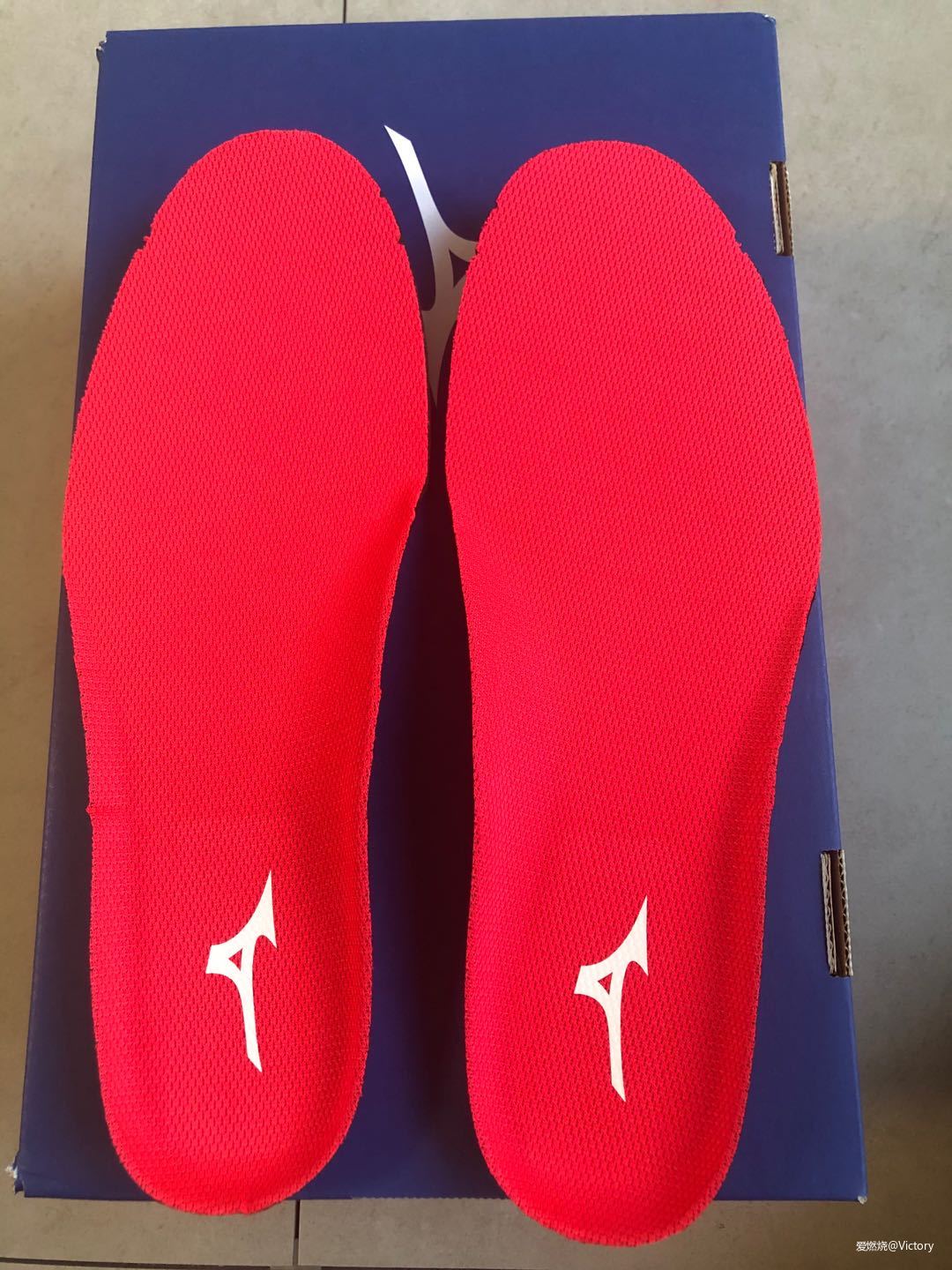 一双让我上脚一跑起来就联想到日系豪华车的慢跑鞋----美津浓WAVE SKY NEO测评