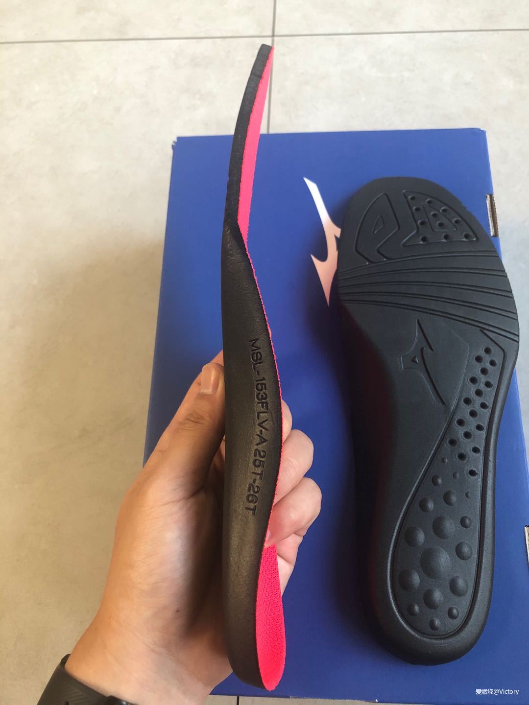 一双让我上脚一跑起来就联想到日系豪华车的慢跑鞋----美津浓WAVE SKY NEO测评