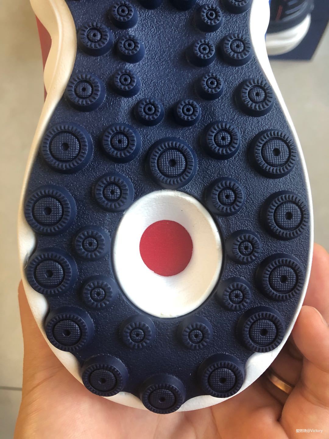 一双让我上脚一跑起来就联想到日系豪华车的慢跑鞋----美津浓WAVE SKY NEO测评