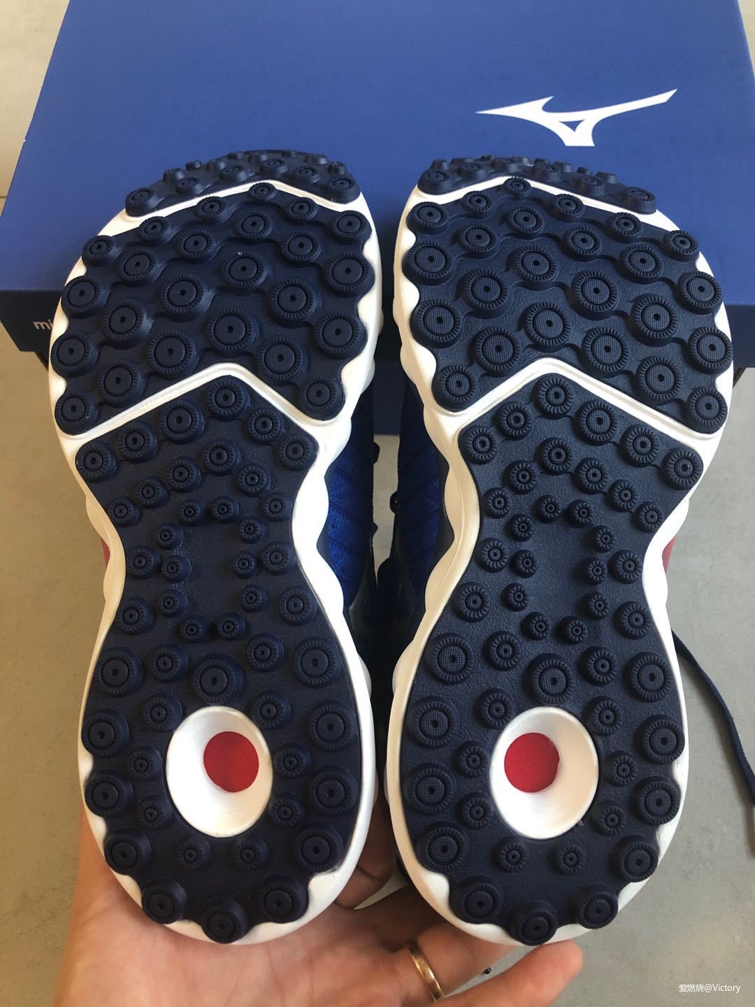 一双让我上脚一跑起来就联想到日系豪华车的慢跑鞋----美津浓WAVE SKY NEO测评