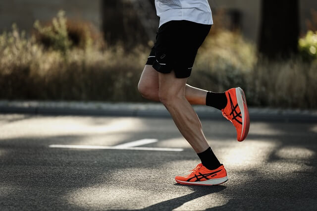 碳板一定能让你跑得更快？