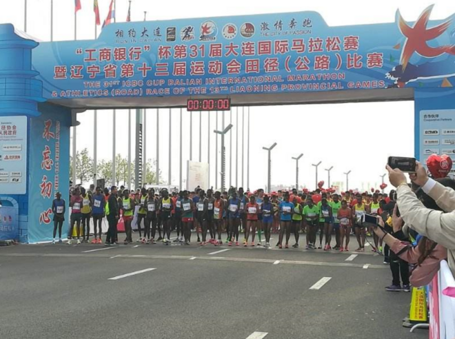 男女1小时跑世界纪录均告破 纯女子半马世界纪录告破 | 跑圈十件事