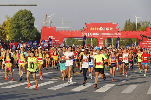 喜马拉雅极限越野游培泉100K夺冠 adidas发布adizero adios Pro | 跑圈十件事