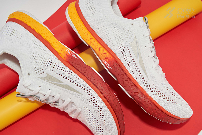 开箱｜ ALTRA ESCALANTE RACER 焕新色彩