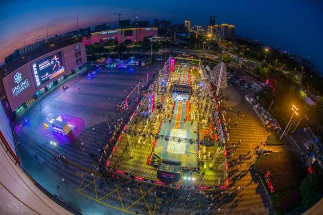 男女1小时跑世界纪录均告破 纯女子半马世界纪录告破 | 跑圈十件事