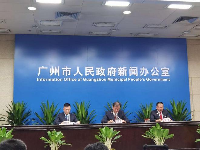 全国田径锦标赛圆满收官 兰州新区半马四人替跑受处罚 | 跑圈十件事