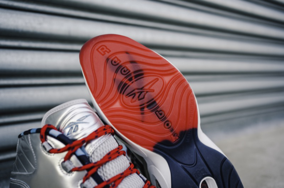 冰与火的礼赞 Reebok Question Mid艾弗森 x Adidas哈登 “Crossed Up, Step Back” 限量编码套装正式发布