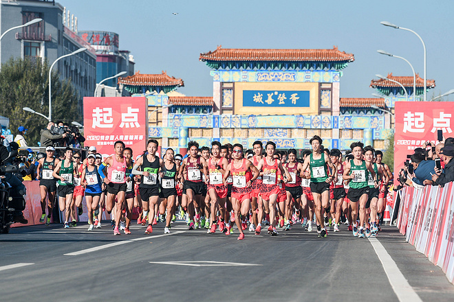 多伦马拉松赛 国人竞速的一次大考