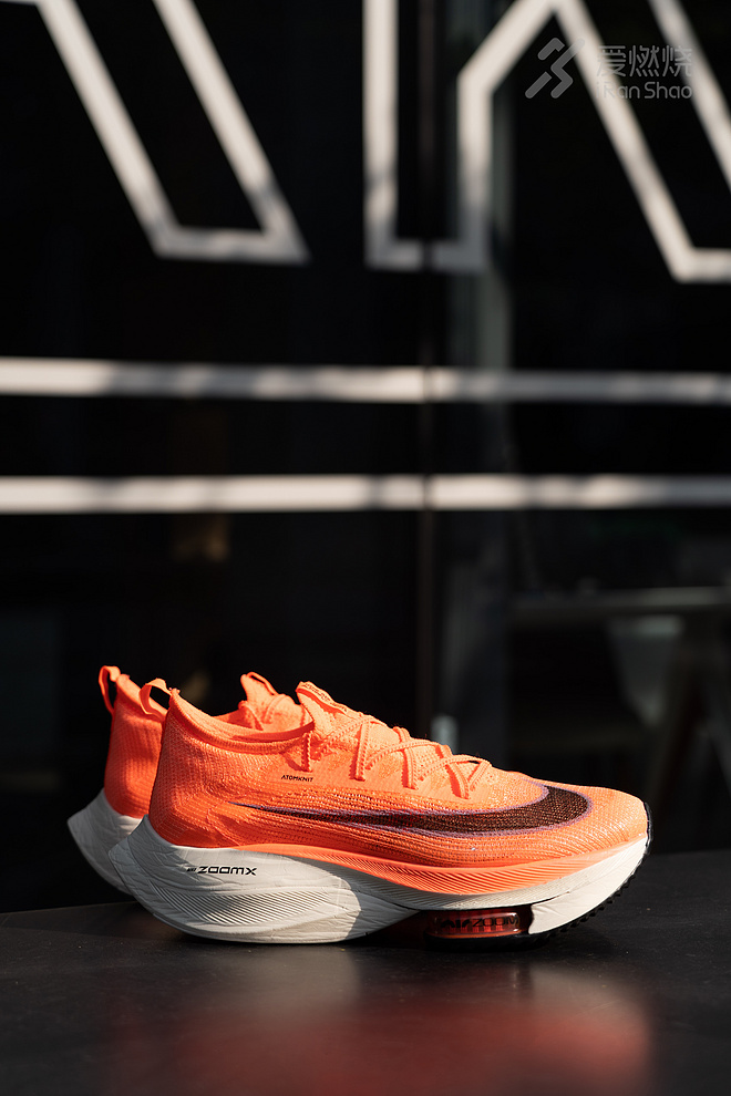 开箱 ｜从159到MANGO配色 NIKE AIR ZOOM ALPHAFLY NEXT% 未来是否更多色彩？