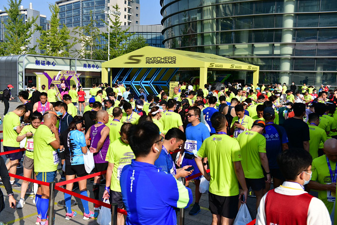 斯凯奇五度携手上马10K精英赛  专业姿态强势布局跑马领域