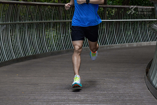 跑鞋｜慢跑伴侣 Saucony Endorphin Shift