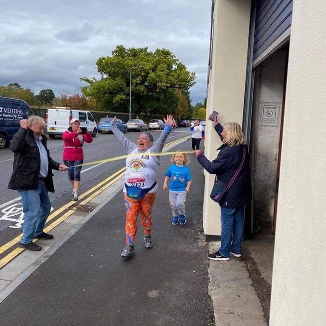 去年伦马跑了9小时的最后一名，决定再战一场