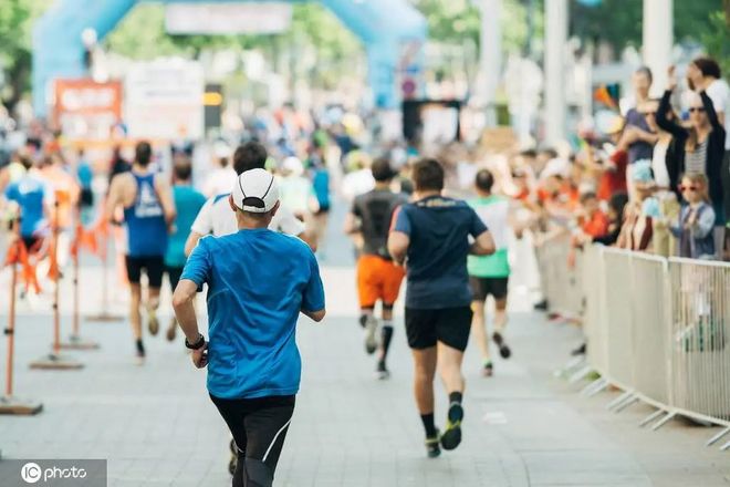 赛事停了大半年，我还是没能挤进朋友圈步数