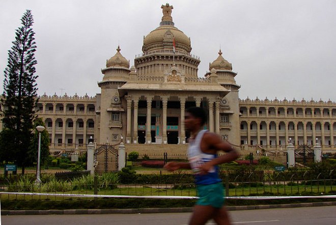 42.195 总有人和你一样命苦