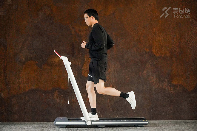 实不相瞒，我的教练是一台跑步机