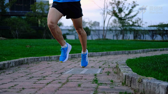 跑鞋｜火速前进 HOKA ONE ONE Rocket X