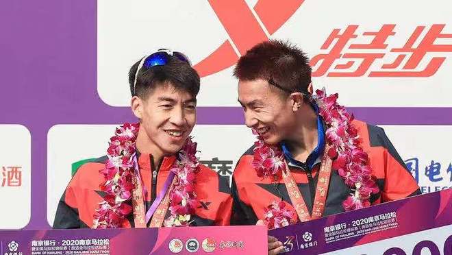 龙蟠虎踞战金陵，子成蓉城勇夺冠