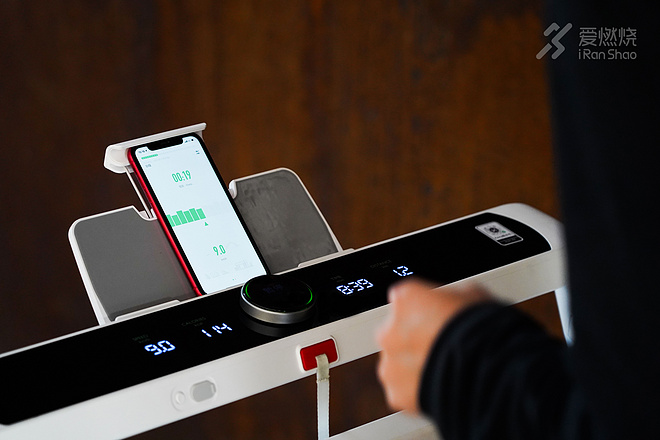 实不相瞒，我的教练是一台跑步机