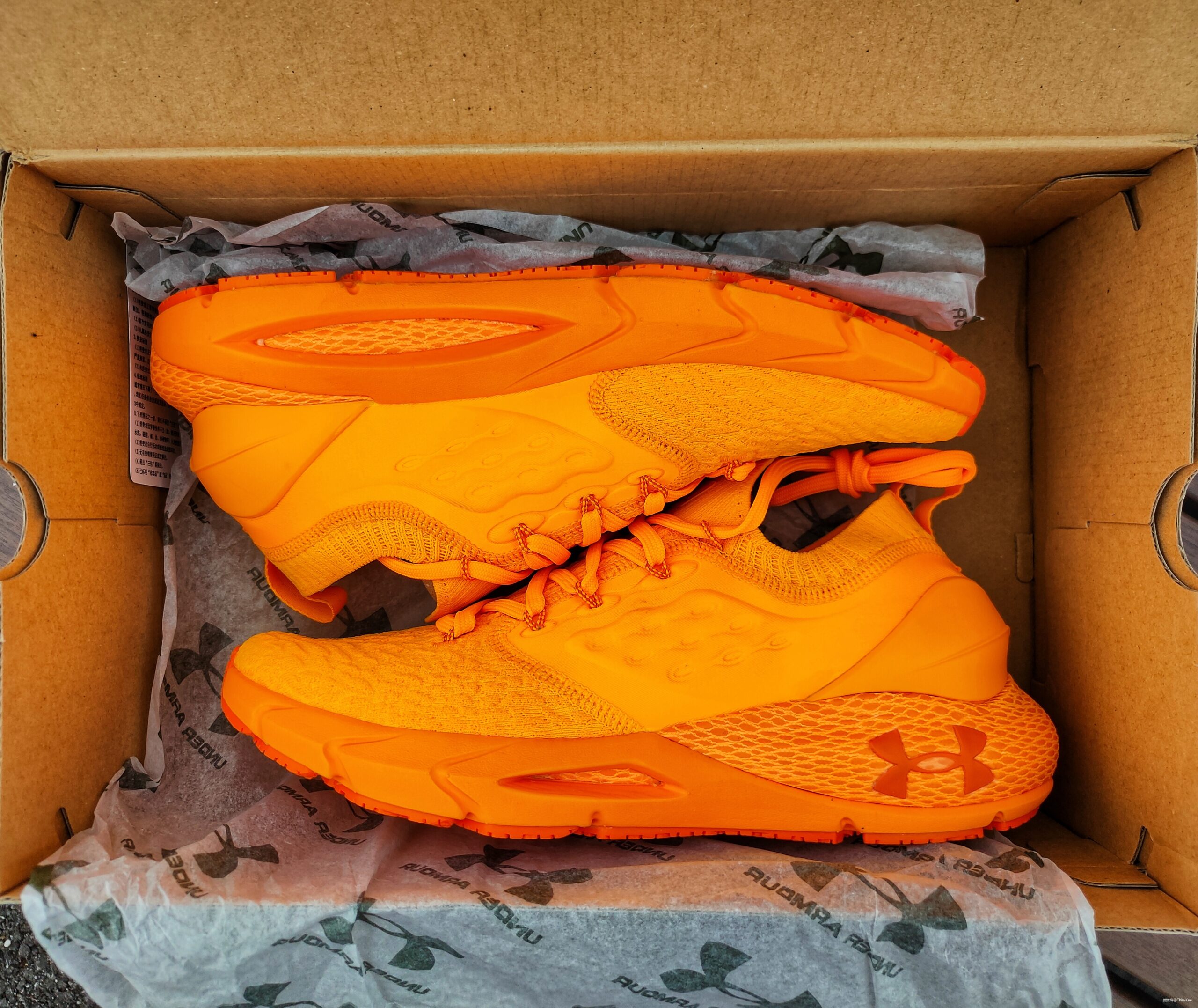 王者归来，熟悉的回弹感，长距离LSD利器——UA HOVR Phantom 2评测