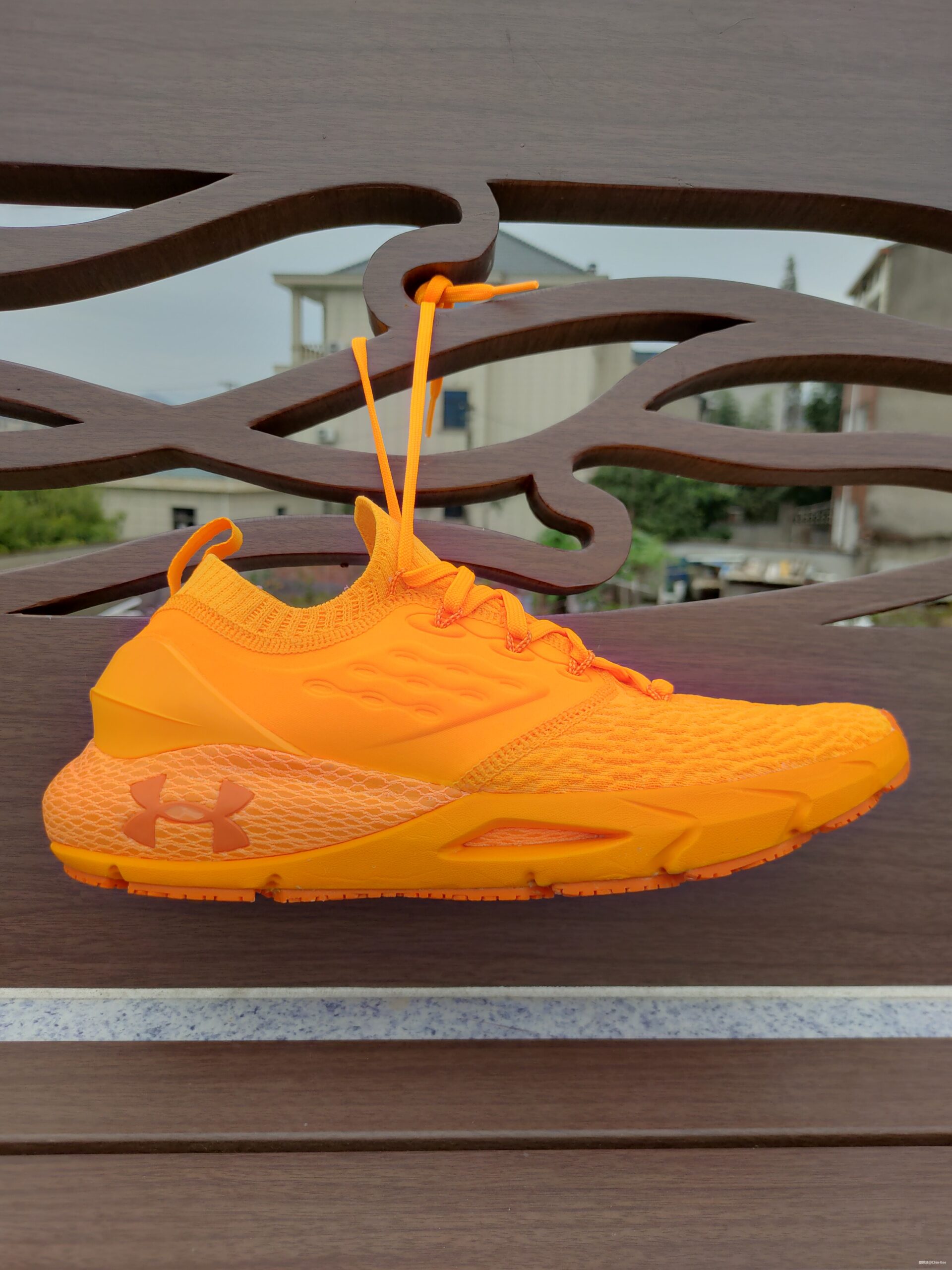 王者归来，熟悉的回弹感，长距离LSD利器——UA HOVR Phantom 2评测