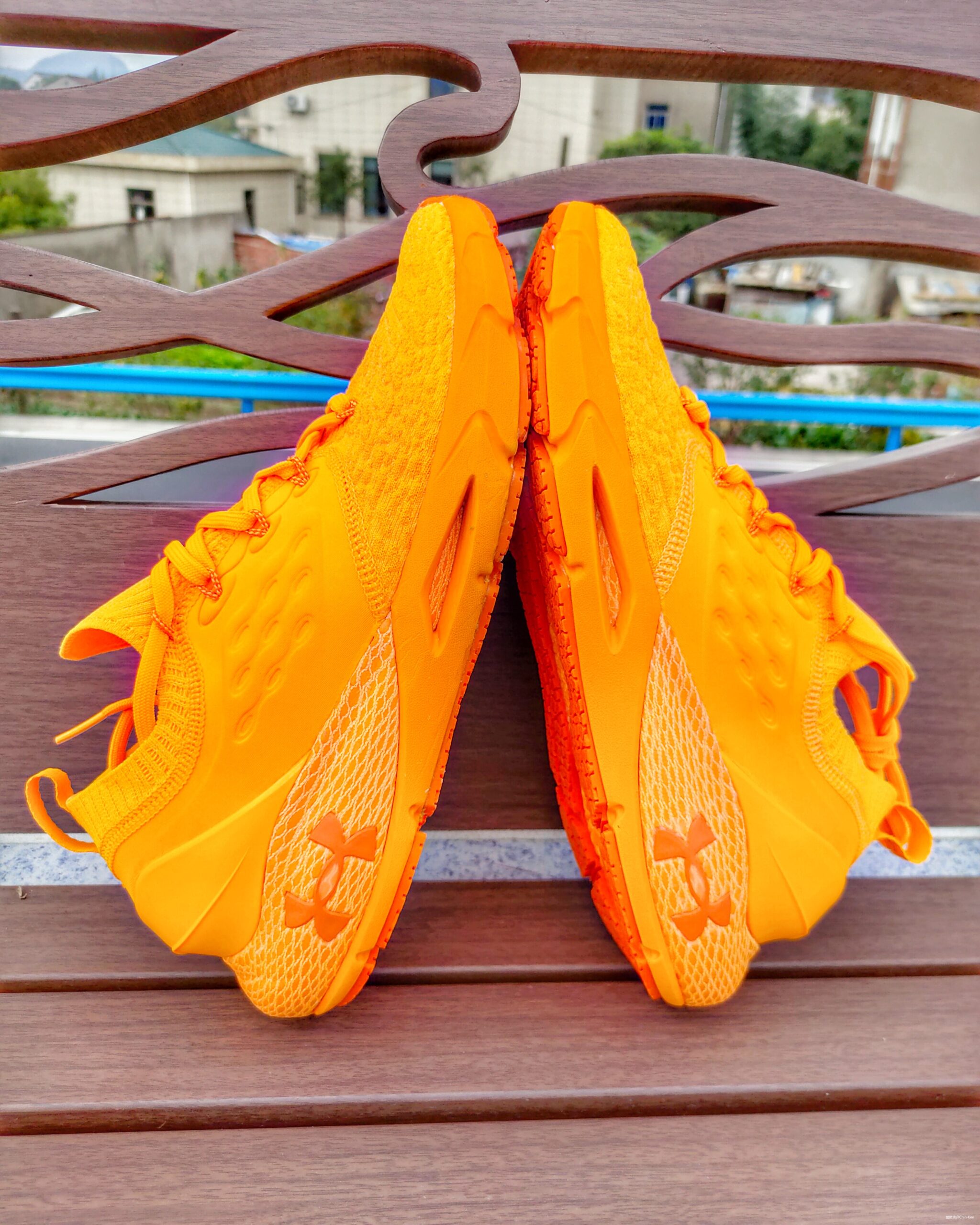 王者归来，熟悉的回弹感，长距离LSD利器——UA HOVR Phantom 2评测