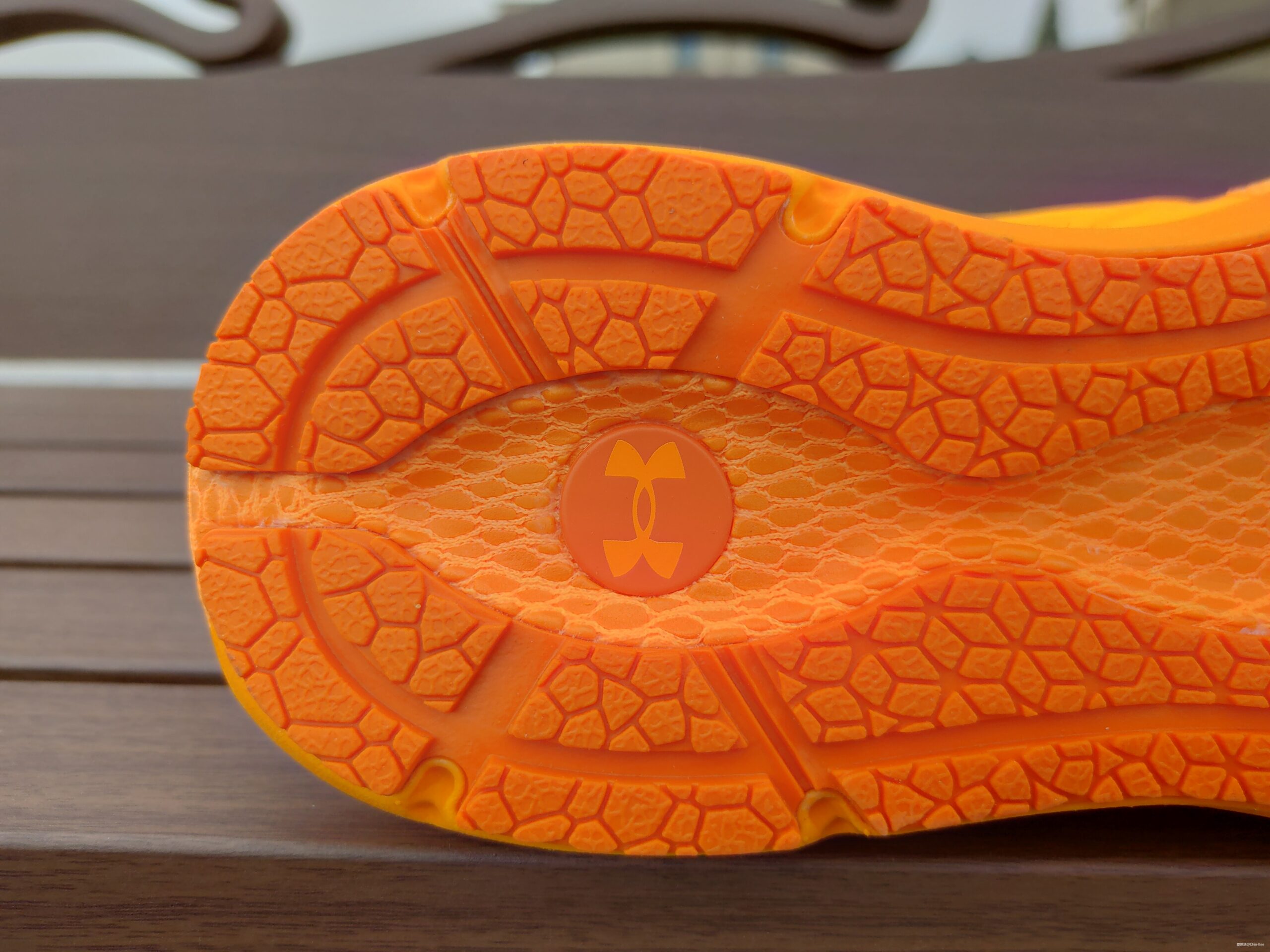 王者归来，熟悉的回弹感，长距离LSD利器——UA HOVR Phantom 2评测