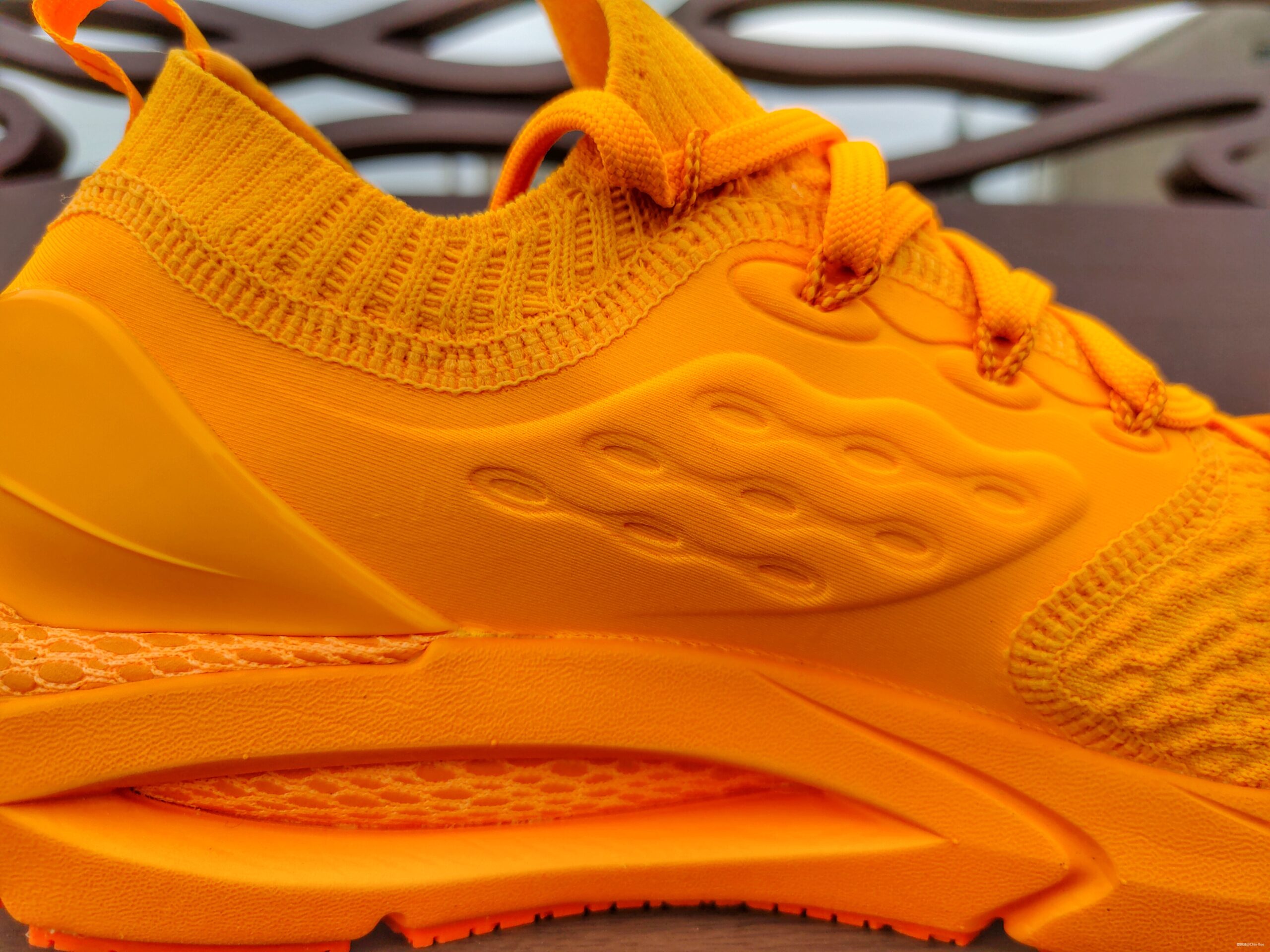 王者归来，熟悉的回弹感，长距离LSD利器——UA HOVR Phantom 2评测