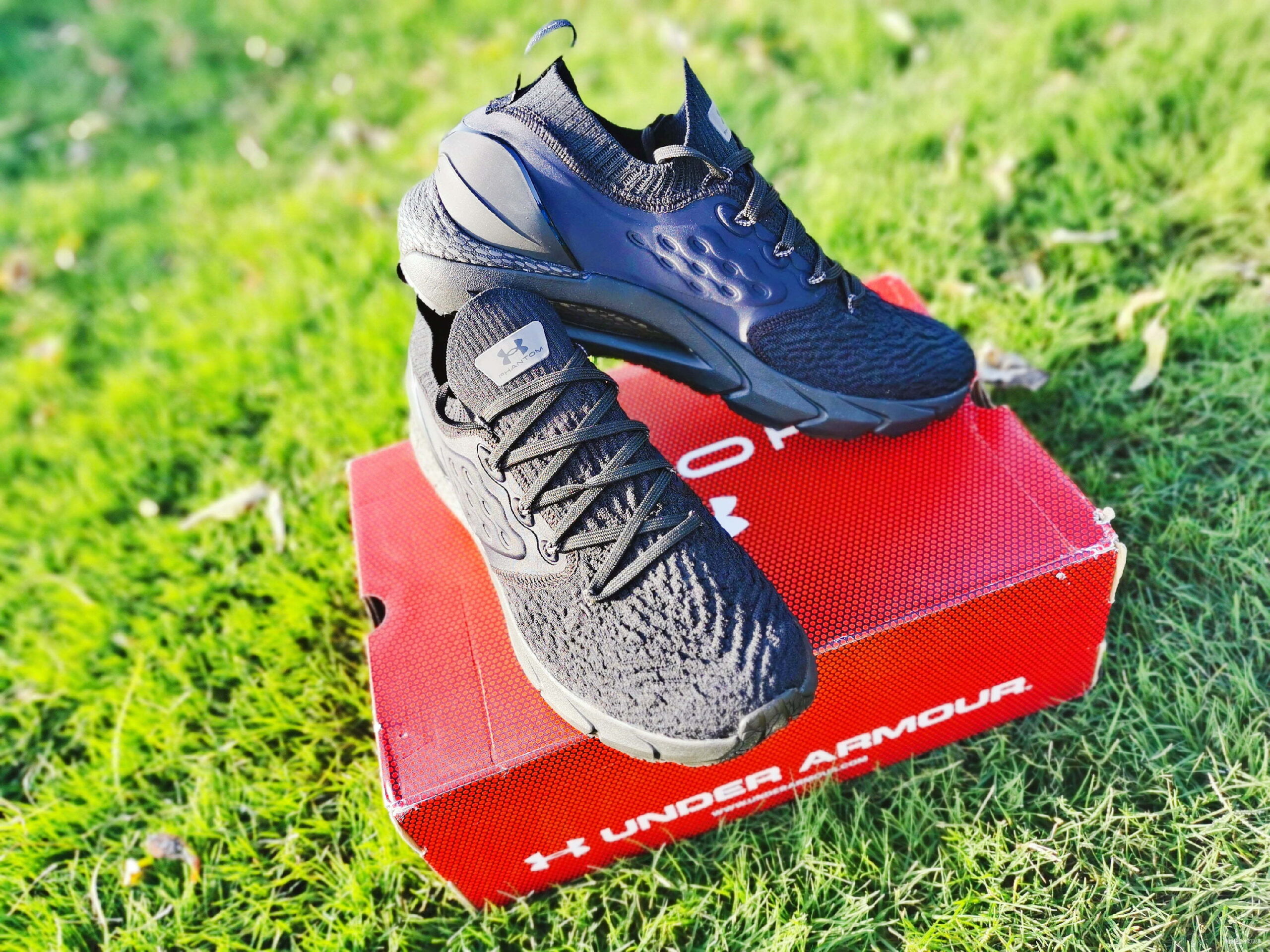 舒适、稳定的慢跑鞋——UA HOVR Phantom 2测评