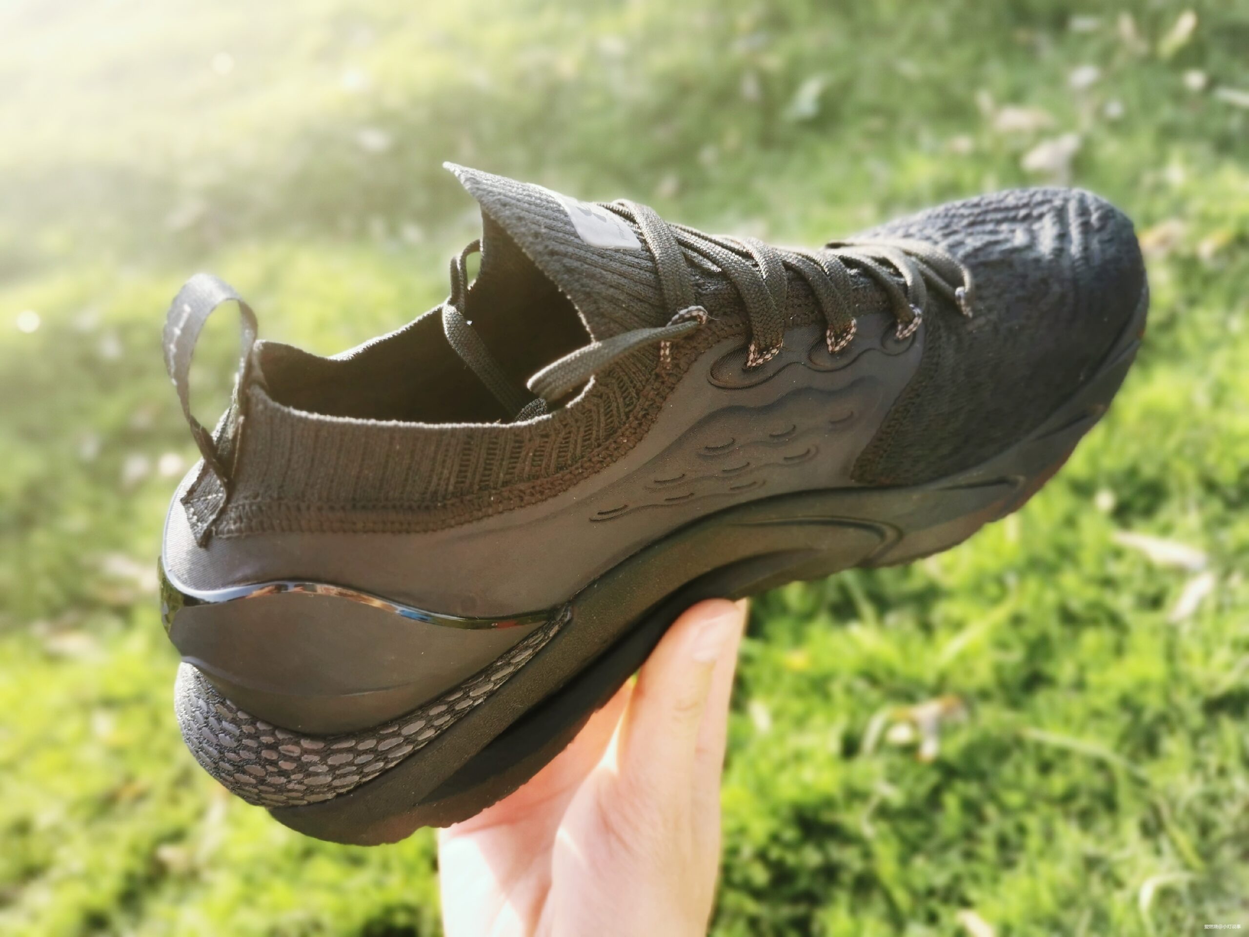 舒适、稳定的慢跑鞋——UA HOVR Phantom 2测评