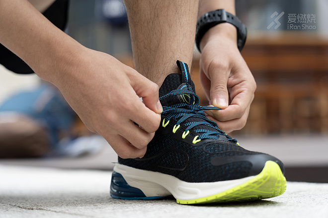 安踏创1.0 一双真正为跑者而生的跑鞋