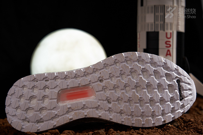 New Look | 2020最后的浪漫，ULTRABOOST 20“阿尔忒弥斯”限定款