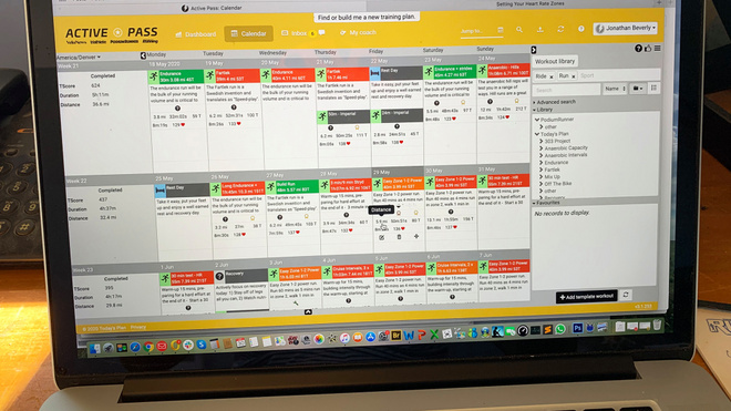 如何透过训练数据评估训练情况？