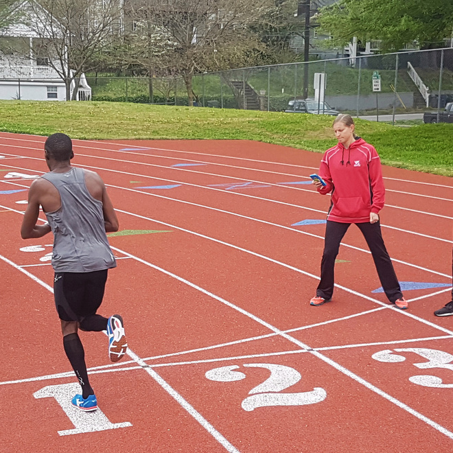 如何透过训练数据评估训练情况？