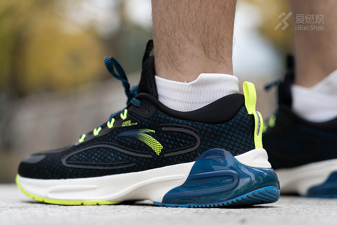 安踏创1.0 一双真正为跑者而生的跑鞋