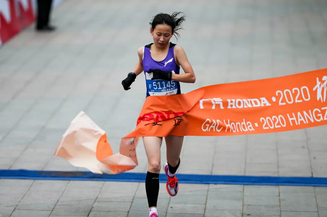 回首一年 看看我们脚上的跑鞋