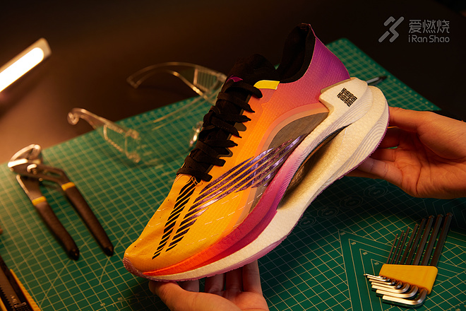 回首一年 看看我们脚上的跑鞋