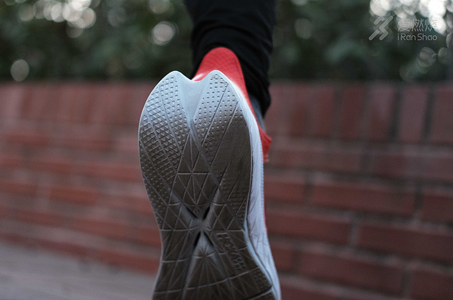 再战百公里世界纪录 HOKA ONE ONE Carbon X 2