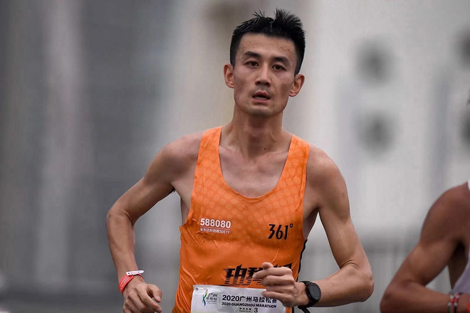 人物丨关思杨的“跑步理想主义”