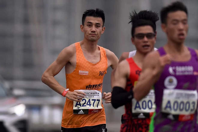 人物丨关思杨的“跑步理想主义”