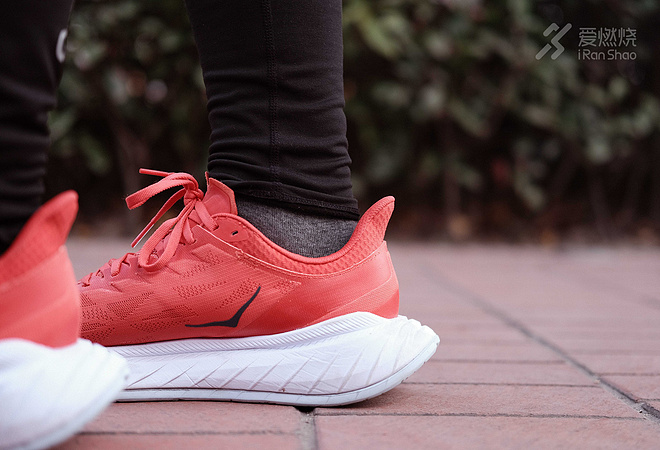 再战百公里世界纪录 HOKA ONE ONE Carbon X 2