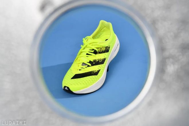 比起快，我们还能想到谁？