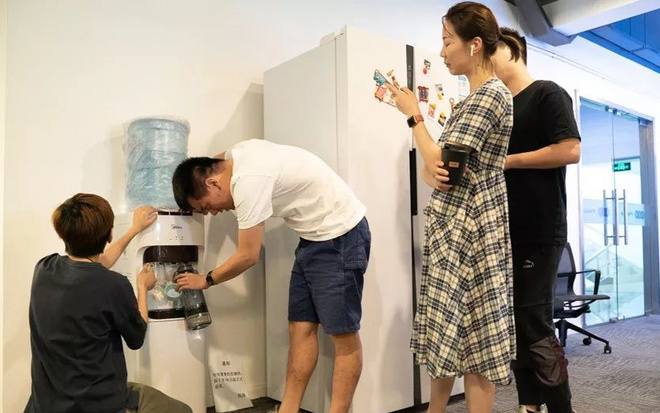 “打工人”跑者最苦恼：如果可以跑，谁想一坐一整天呢？