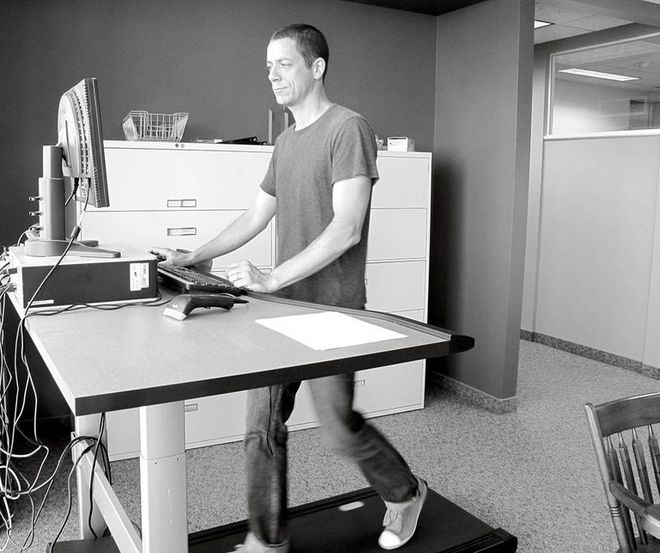 “打工人”跑者最苦恼：如果可以跑，谁想一坐一整天呢？