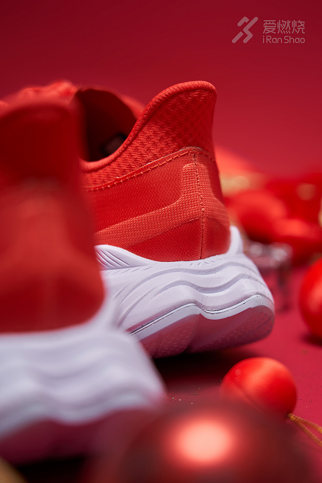 再战百公里世界纪录 HOKA ONE ONE Carbon X 2